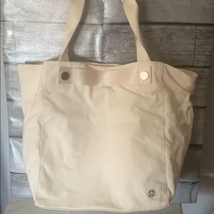 Lululemon tote bag